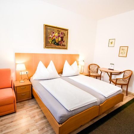 Gartenhotel Garni Pension B&B Инсбрук Экстерьер фото